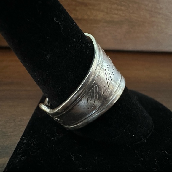 “Robbie” Spoon Ring - Picture 3 of 15